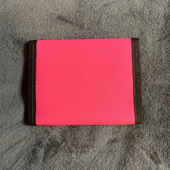 WILD FABLE HOT PINK & BLACK CANVAS TRI-FOLD WALLET NWOT - Picture 2 of 4